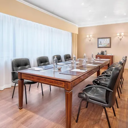 Dom Pedro Hotel, A Member Of Radisson Individuals מלון